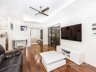 2 Debenham Way, Hillarys WA 6025