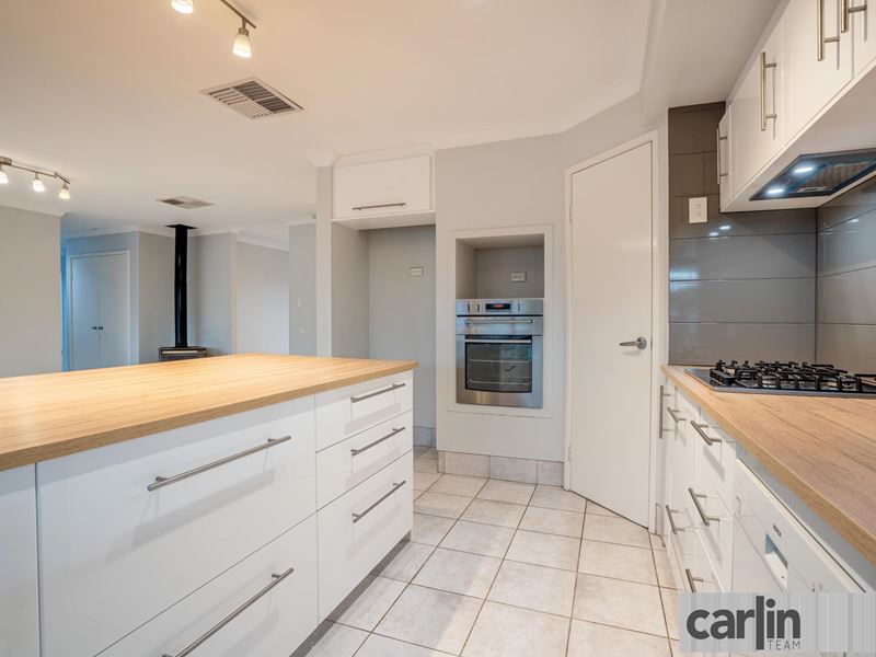 89 Bolderwood Drive, South Lake