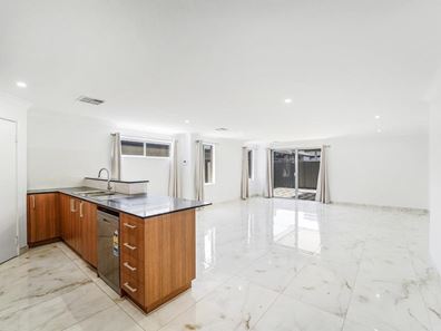 390 Woollcott Avenue, Brabham WA 6055