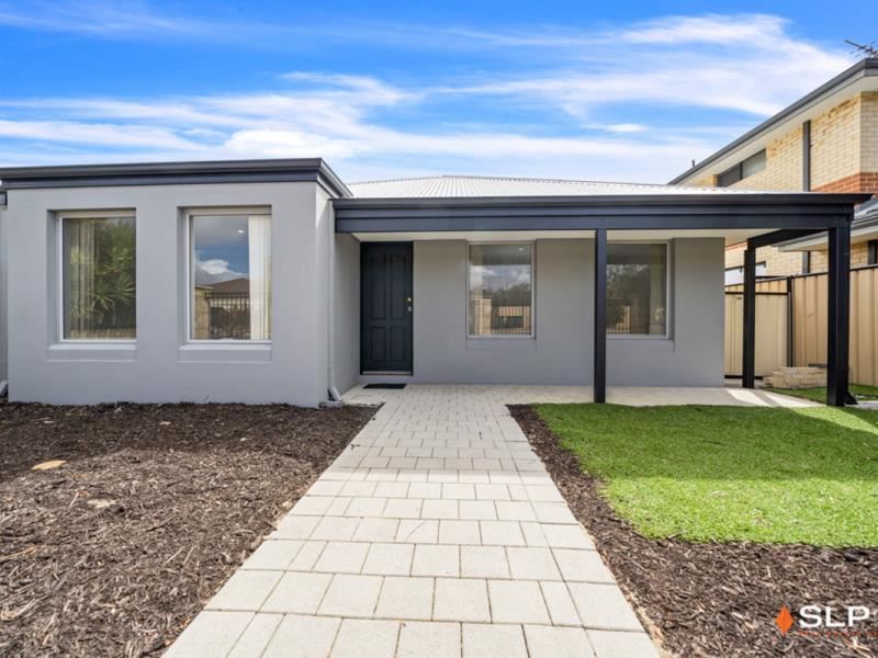 35 Lauderdale Ramble, Carramar