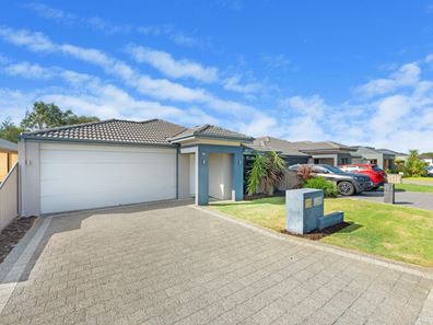 16 Torino Crescent, Piara Waters WA 6112