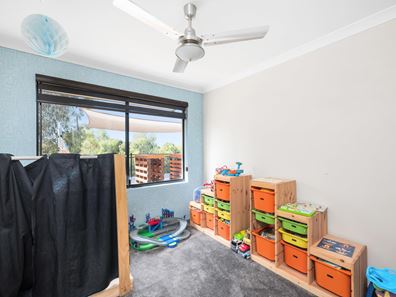 16 Torino Crescent, Piara Waters WA 6112