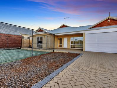 9 Capricorn Mews, Halls Head WA 6210