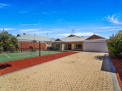 9 Capricorn Mews, Halls Head WA 6210