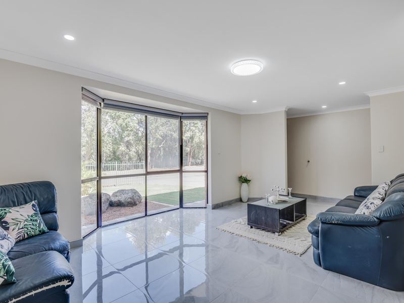 24 Burslem Drive, Thornlie