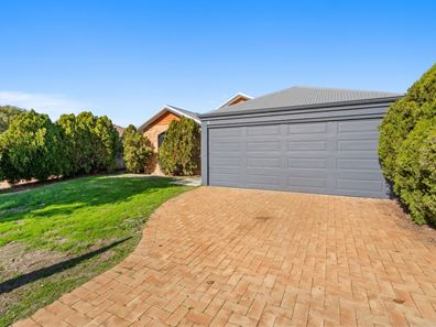 8 Clover Way, Ellenbrook WA 6069