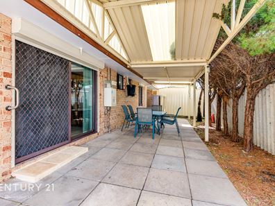 2/81 Crandon Street, Gosnells WA 6110