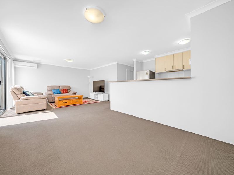28/4 Jacana Pde, Ballajura