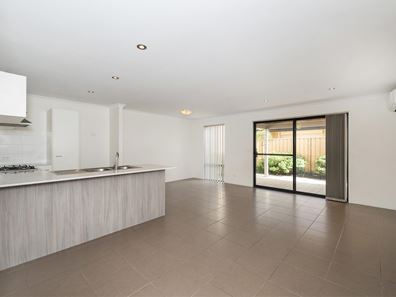 2/37 Maiden Way, Baldivis WA 6171