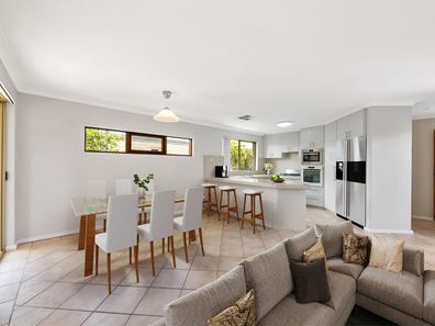 4/39 Westbury Crescent, Bicton WA 6157