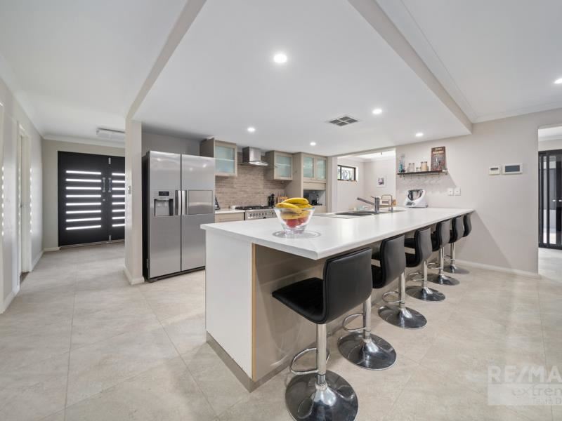 24 Enfield Turn, Carramar
