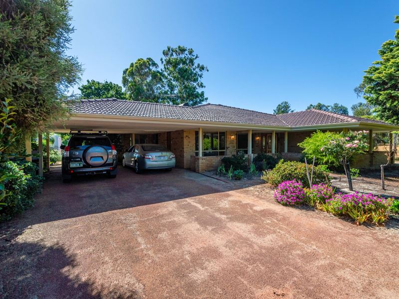 10 Clubhouse Lane, Gnangara