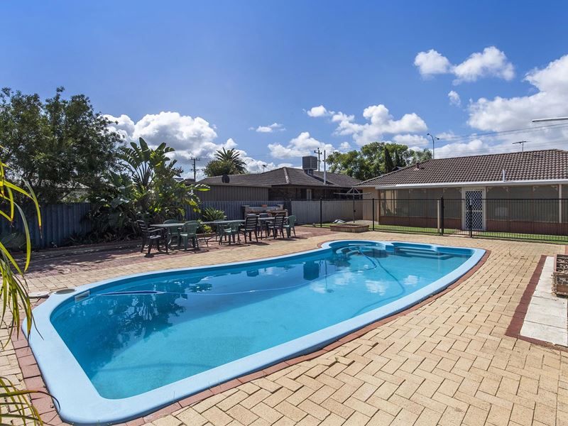 9 Warnbro Sound Avenue, Warnbro