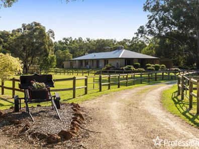 86 Comic Court Circuit, Darling Downs WA 6122