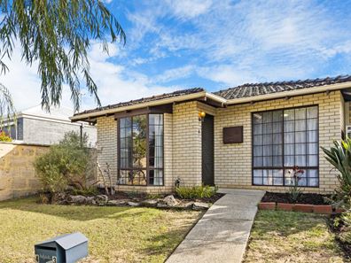 4/3 Mount Henry Road, Como WA 6152