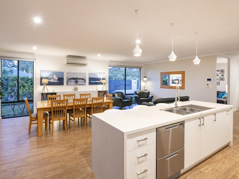 208 Dunsborough Lakes Drive, Dunsborough