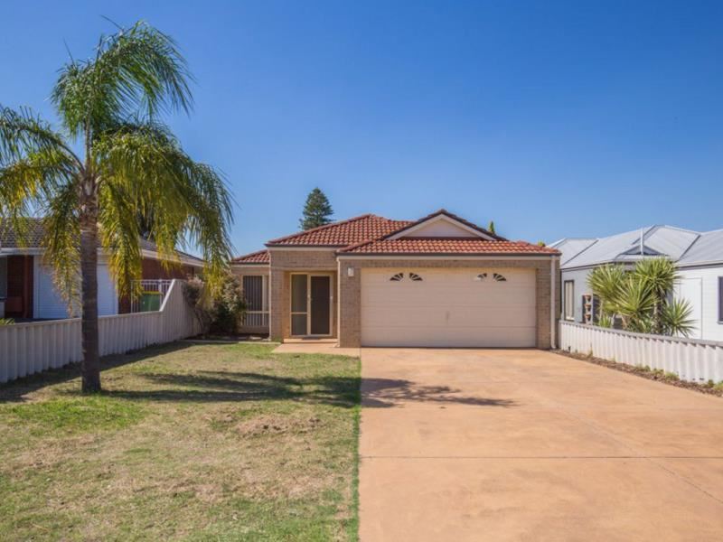 5A Langham Gardens, Wilson WA 6107