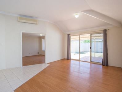 5A Langham Gardens, Wilson WA 6107