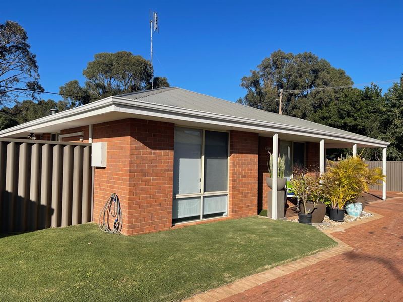 1/14 Hosken Street, Dongara WA 6525