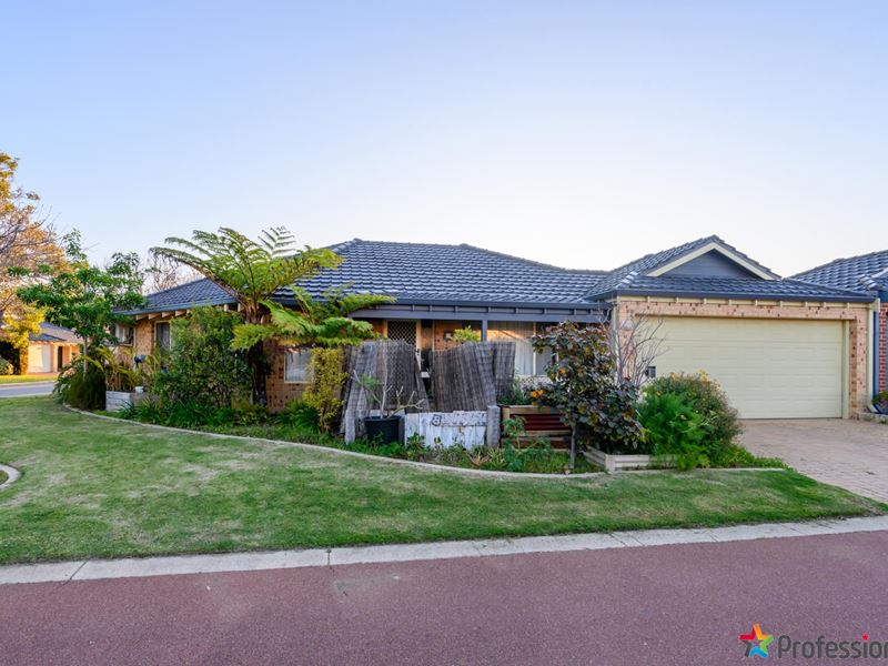 8 Lemongrass Way, Falcon