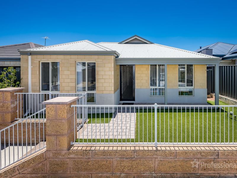 16 Formosa Way, Banksia Grove WA 6031