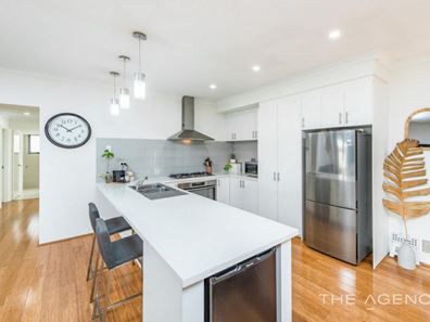 4 Leeway Loop, Alkimos WA 6038