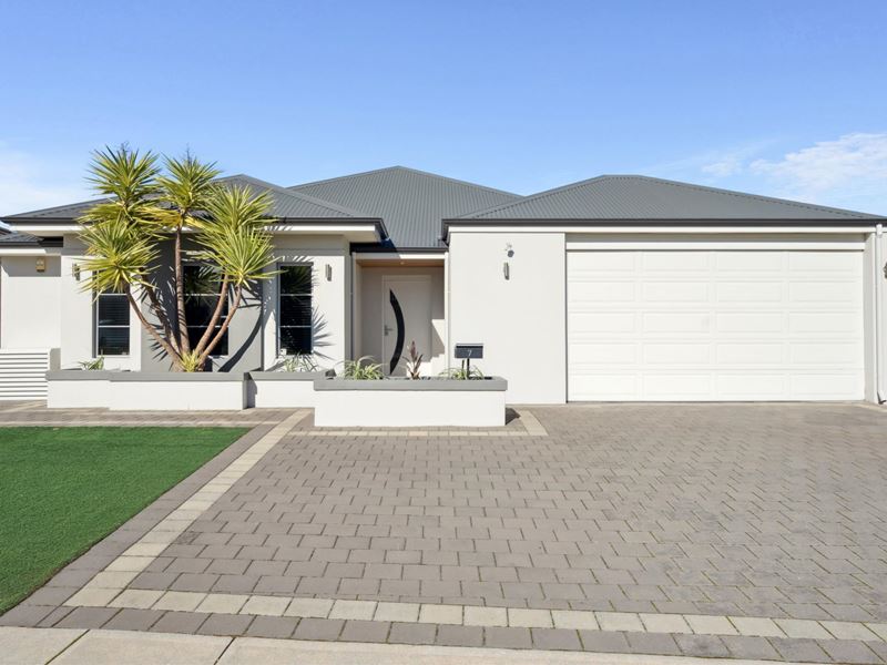 7 GLASTONBURY STREET, Leda