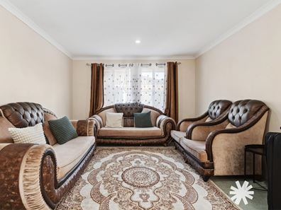 10 Holton Way, Cannington WA 6107