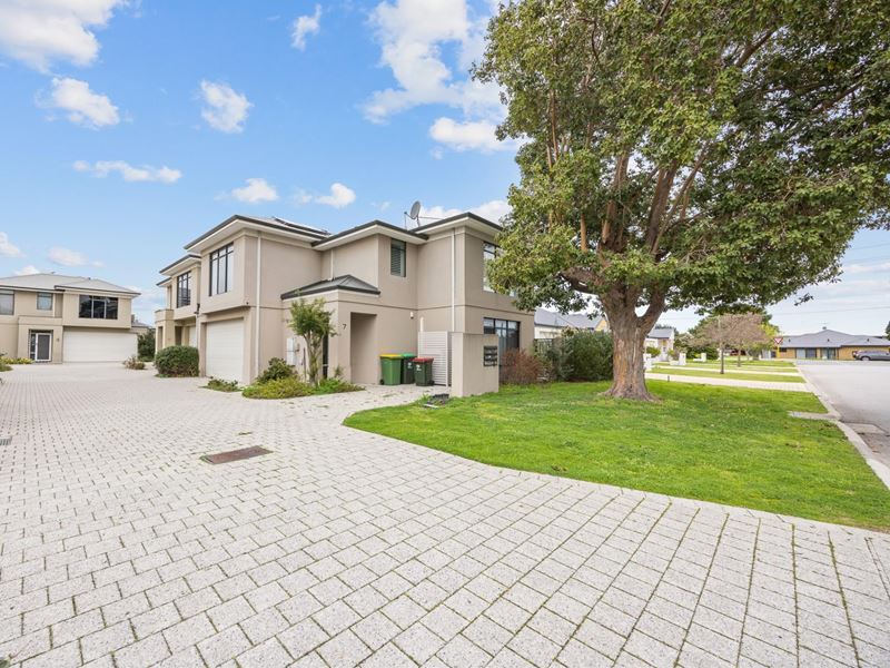 6/8 Raleigh Street, Belmont