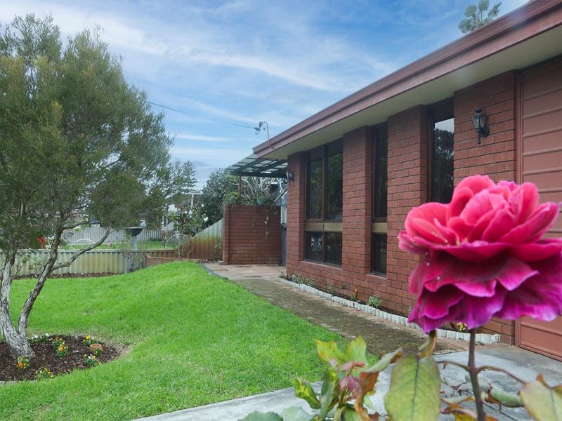 25 Solar Street, Beckenham WA 6107