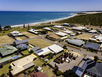 61 Wave Crest Circle, Drummond Cove WA 6532