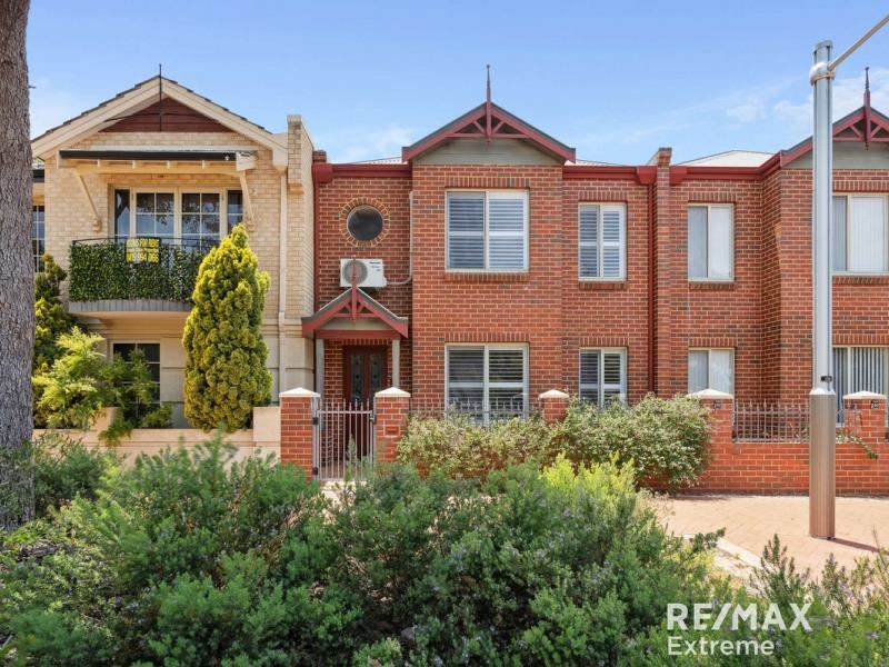 70 Lakeside Drive, Joondalup