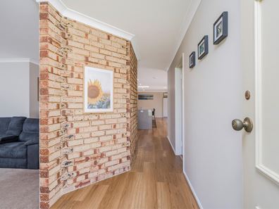 4 The Retreat, Forrestfield WA 6058