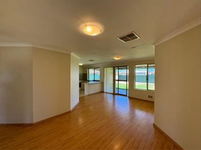 10 Labyrinth Street, Waikiki WA 6169