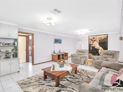 7 Polwarth Parade, Deepdale WA 6532