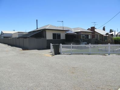12 Railway Avenue, Carnamah WA 6517