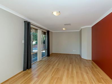 2 Muir Close, Waikiki WA 6169