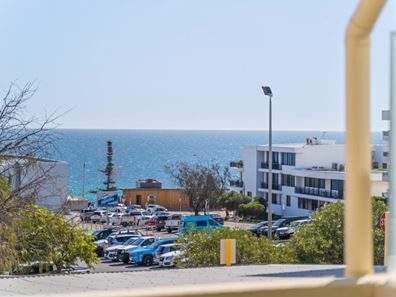 8/15 Eric Street, Cottesloe WA 6011