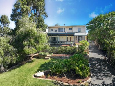 3 North Road, Shoalwater WA 6169
