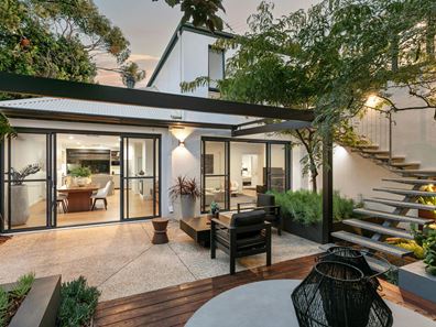 10 Euphrasie Court, Fremantle WA 6160