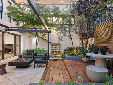 10 Euphrasie Court, Fremantle WA 6160