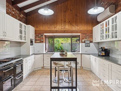 28 Collis Road, Wattleup WA 6166