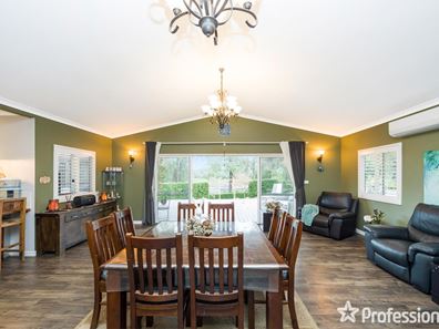 31 Evans Street, Mount Helena WA 6082