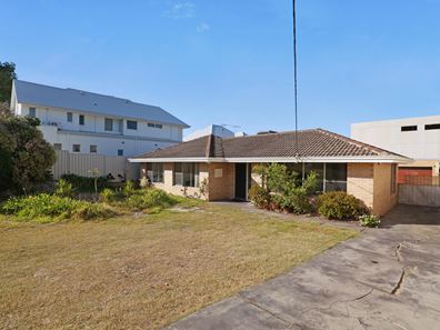 13 Dongara Street, Innaloo WA 6018