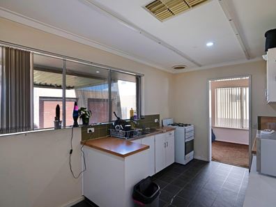 13 Dongara Street, Innaloo WA 6018