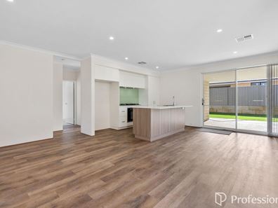 9 Throsby Road, Mandogalup WA 6167