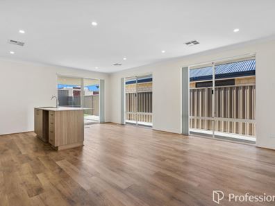 9 Throsby Road, Mandogalup WA 6167