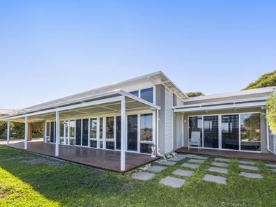1 Thomas Court, Seabird WA 6042