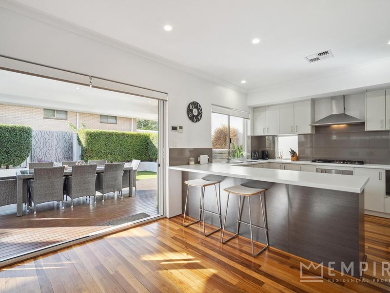 2 Veronica Street, Riverton WA 6148