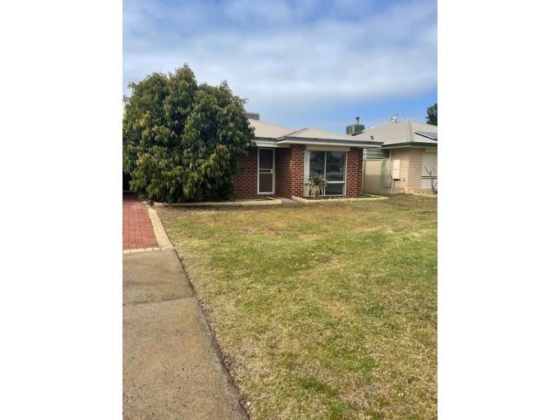 14 Mclean Road, Canning Vale WA 6155
